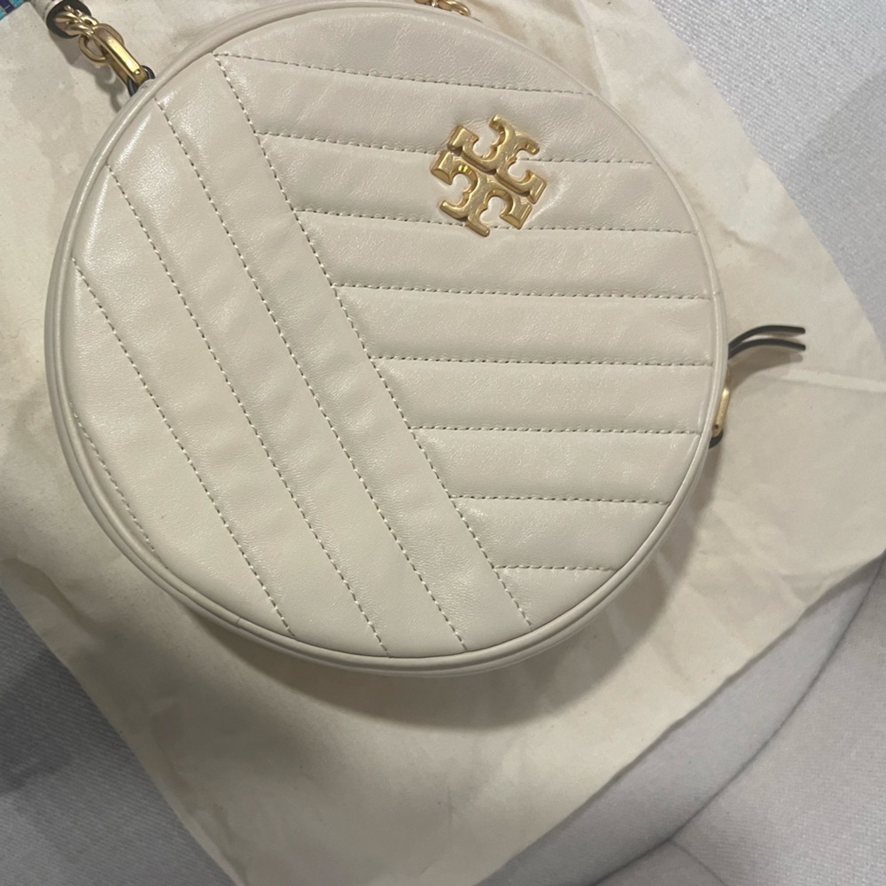 🤍💛Tory Burch Kira Chevron Circle Bag 💛🤍 - Picture 3 of 16